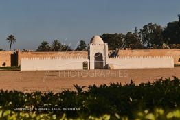 Image du Maroc Professionnelle de  Le mur de pierre ou "Msalla" st adossé au remparts qui clôturent les jardins de l'Agdal Ba Ahmed, de tout temps le Msalla se situe loin de la ville dans un terrain vague et ensoleillé pour que les fidèles accomplissent les prières des grandes fêtes musulmanes, 3 Décembre 2012. (Photo / Abdeljalil Bounhar) 